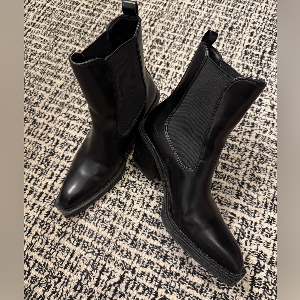Elegant Black Ankle Boots